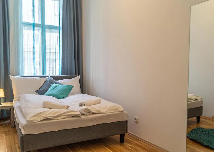 Modern 4br Near Wiener Stadthalle