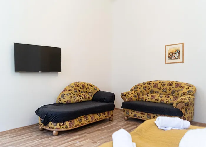 Apartment Modern 4br Near Wiener Stadthalle *
