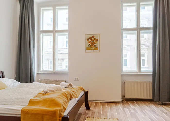 Modern 4br Near Wiener Stadthalle Apartment Vienna