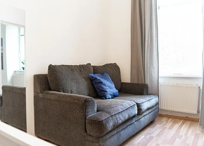 Apartment Modern 4br Near Wiener Stadthalle