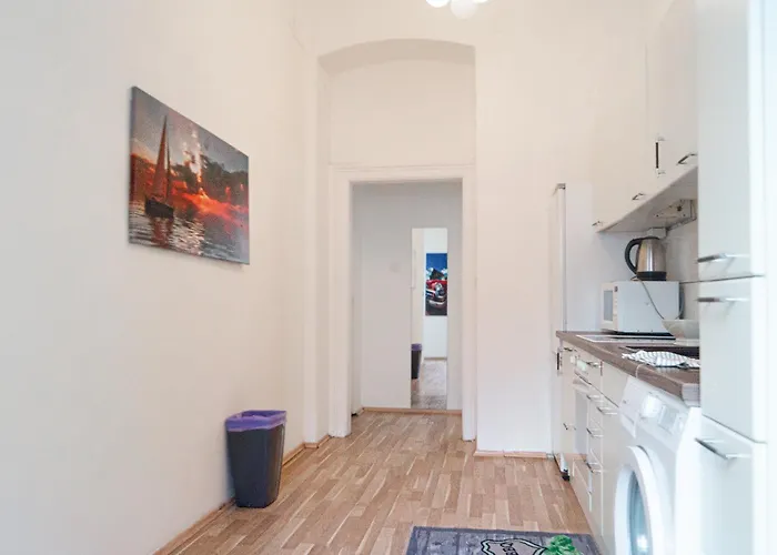 Modern 4br Near Wiener Stadthalle Vienna