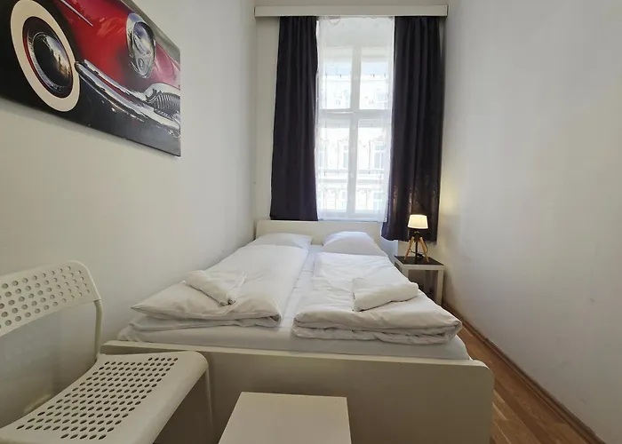 Modern 4br Near Wiener Stadthalle Apartment Vienna